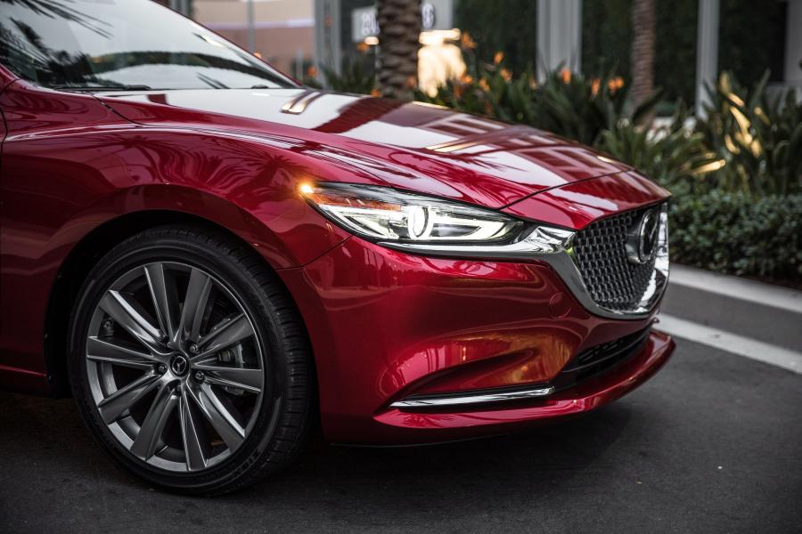 Детали экстерьера Mazda6 (GJ) 2018 года  (NA) (фото 36 из 40)